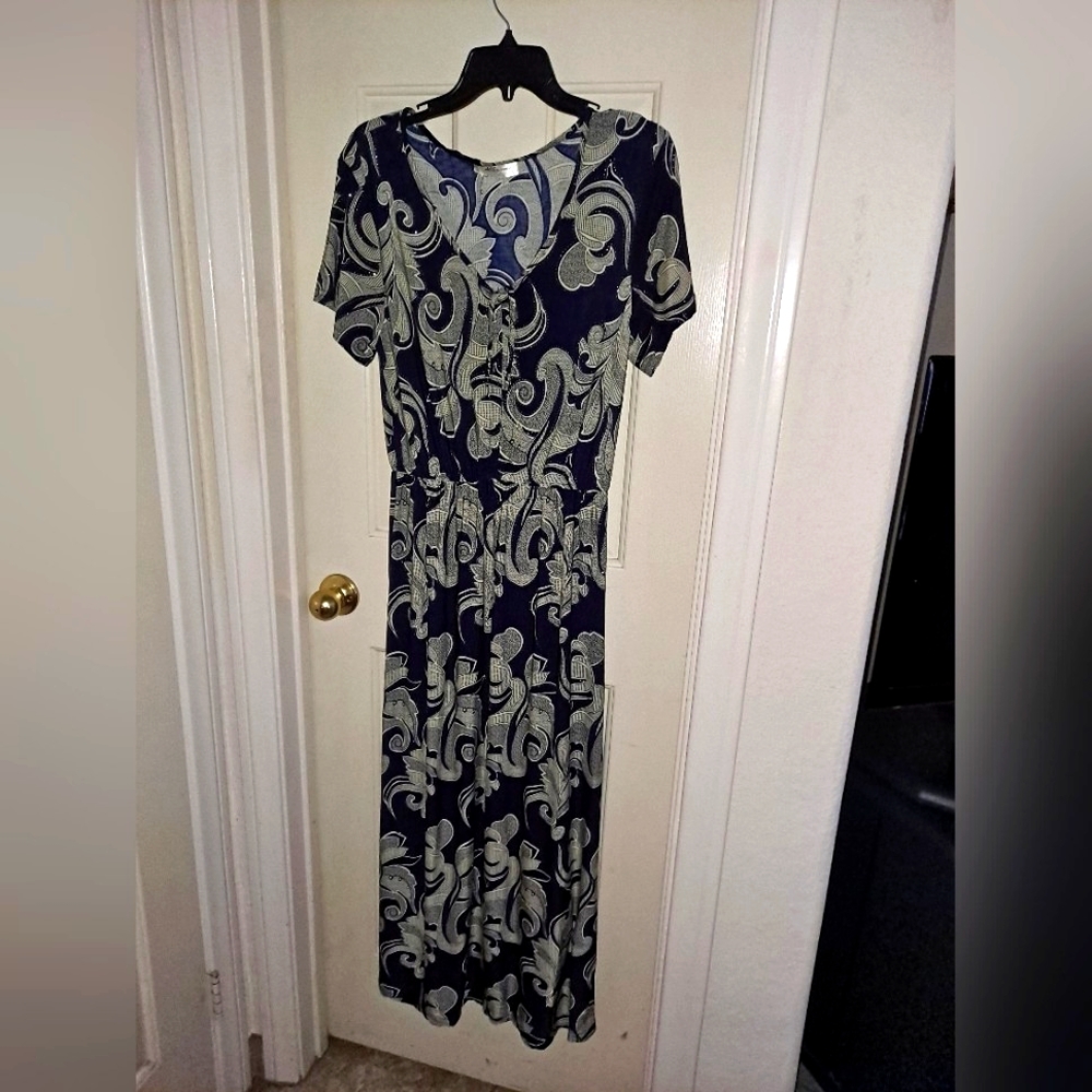 Maxi dress size LARGE ( ACE BRAND) from Ross store.